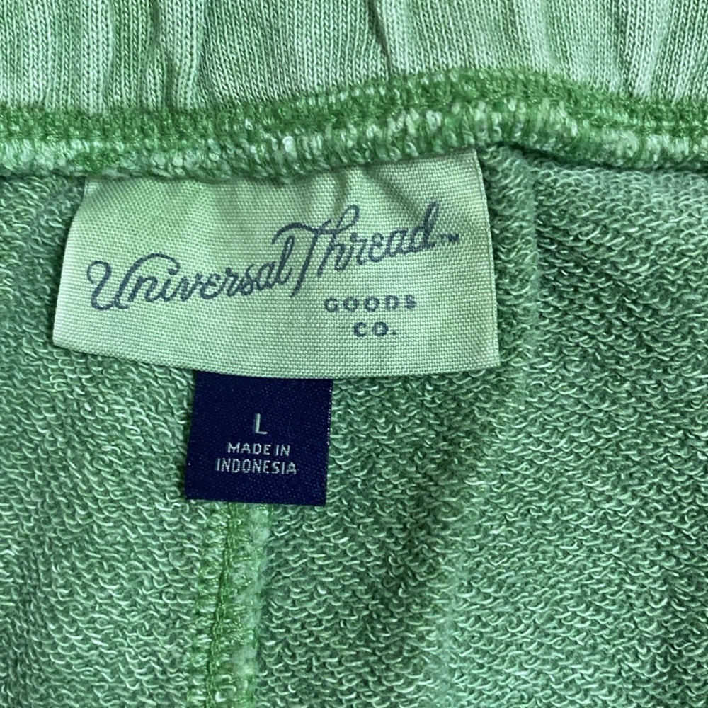 Universal Thread Green 100% Cotton Shorts Sz L 4.5” Inseam NWT - Picture 5 of 6